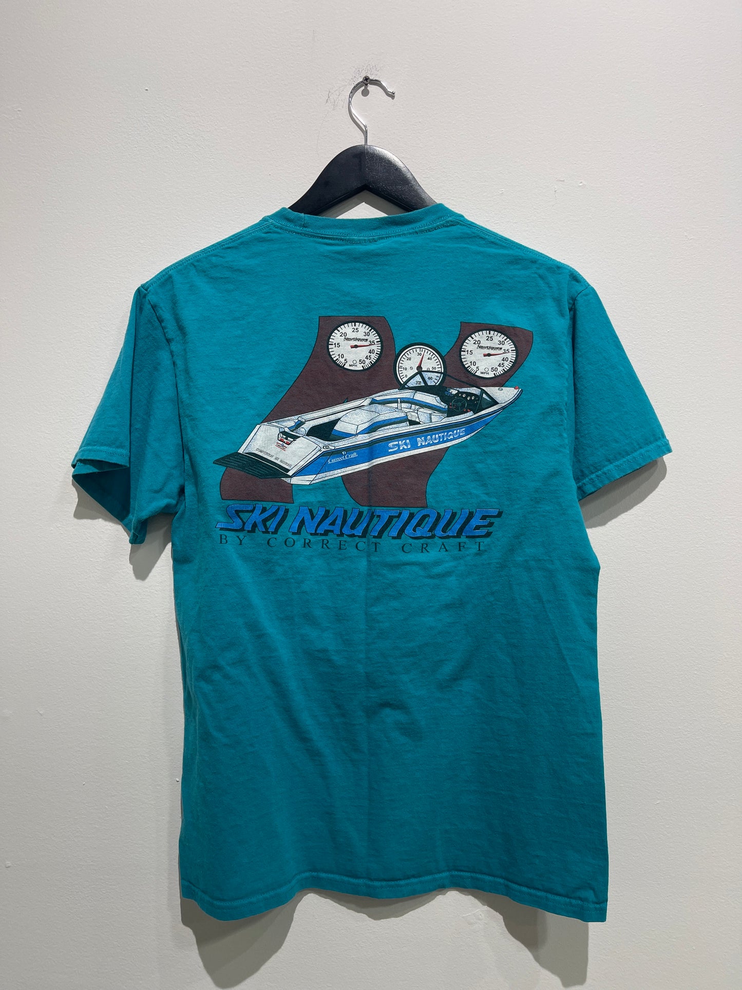 Nautiques boat tee